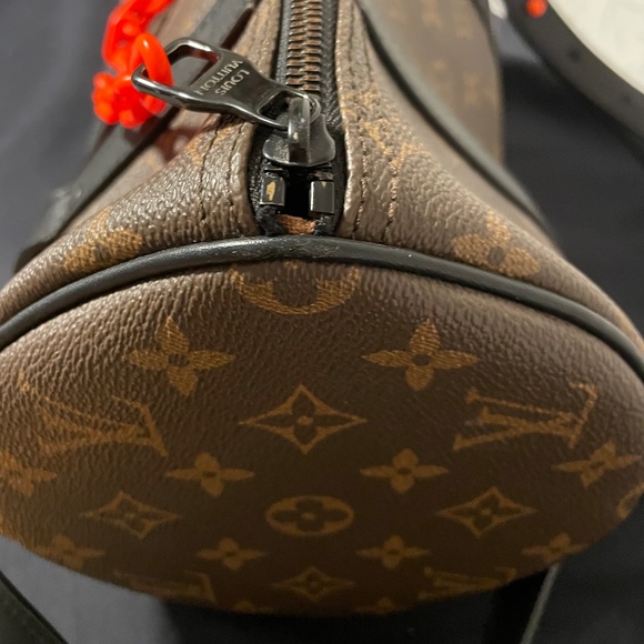 LV bag - Picture 3 of 5